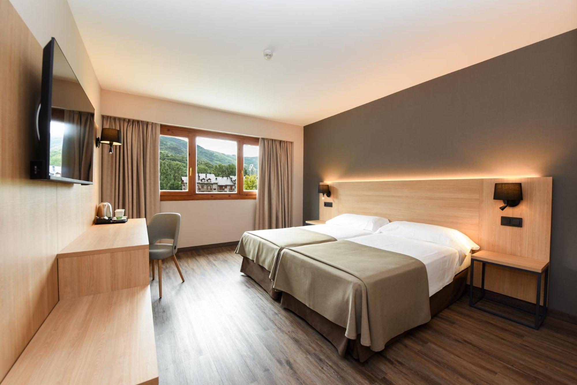 Sommos Hotel Benasque Spa Екстериор снимка